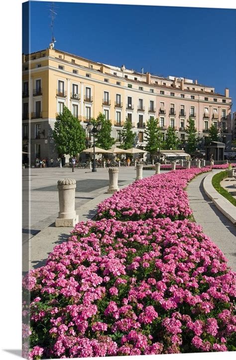 Spain, Comunidad de Madrid, Plaza de Oriente, Los Jardines de la Plaza ...