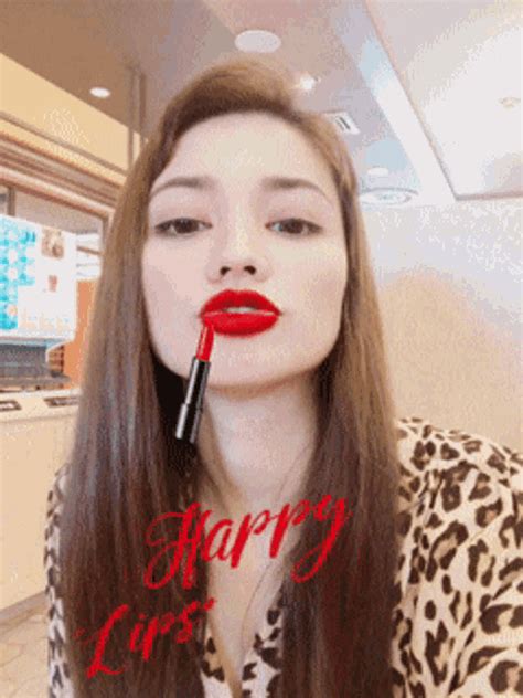 Lipstick Day GIFs | Tenor