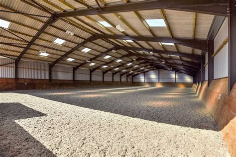 Indoor Arena Hire – Hill Farm Equestrian