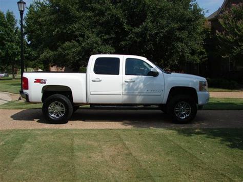 Sell used 2009 Chevrolet Silverado 1500 LT Crew CAB, LIFTED 4X4, Z71, LIFTED, 4X4, 4 wheel in ...