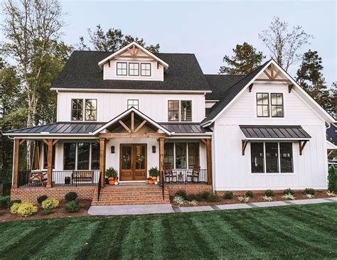 Fascinating Exterior Design Ideas with Farmhouse Style | Dream house ...
