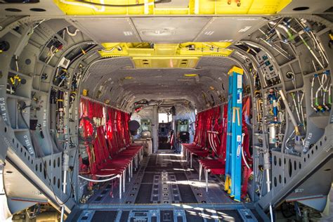 Inside the Army's CH-47F Chinook helicopter (pictures) - CNET