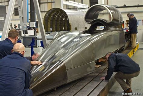 Bloodhound car begins to take shape - BBC News