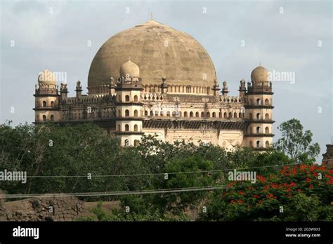 View of Gol Gumbaz Stock Photo - Alamy