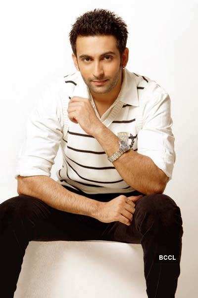 Nandish Sandhu Photogallery - Times of India