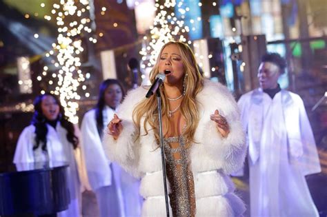 Mariah Carey redeems herself with New Year's Eve 2018 live performance ...