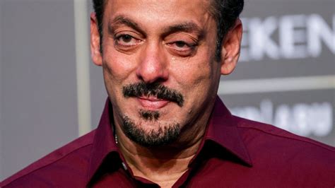 Salman Khan completes Tiger 3 shoot, promises Diwali release ...