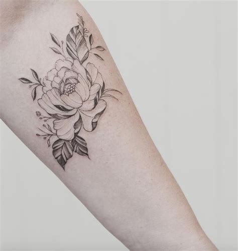 Single peony of arm by Tritoan Ly | Hình xăm hoa mẫu đơn, Hình xăm, Hình xăm hoa