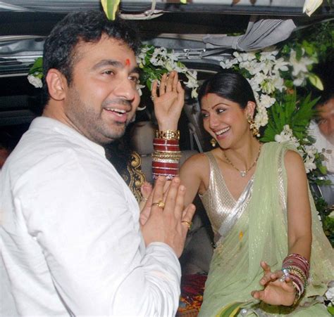 Bollywood: Shilpa Shetty With Husband Raj Kundra In Pics And Wallpaper 2011