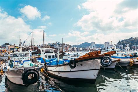 Tongyeong Port Sea Landscape at Summer in Korea Editorial Photography - Image of pier, ocean ...