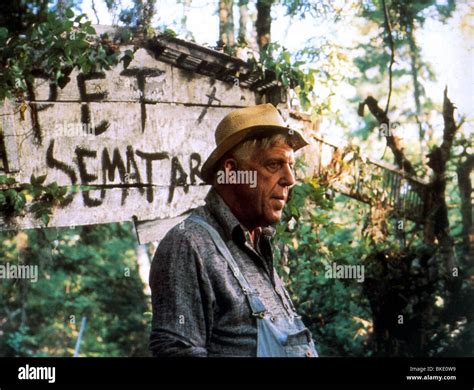 PET SEMATARY (1989) FRED GWYNNE PTS 007FOH Stock Photo - Alamy