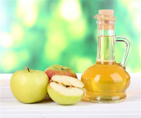Apple Cider Vinegar Hair Rinse: 6 Amazing Benefits and How to Make It - hair buddha