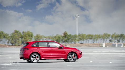 PORSCHE Cayenne GTS Review - autoevolution