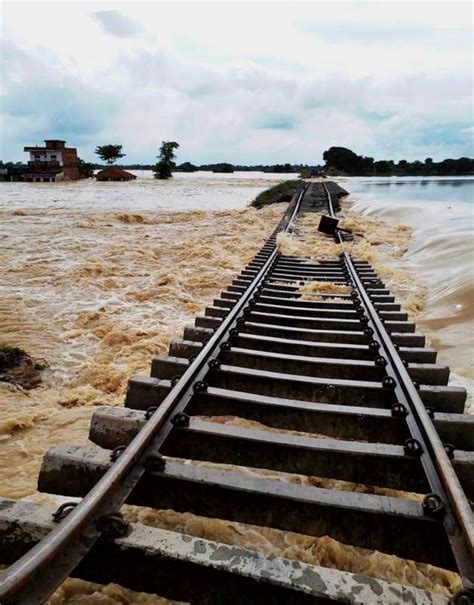 Bihar, UP floods: Villages submerged, death toll reaches 72 | Picture Gallery Others News - The ...