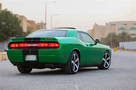 Dodge Challenger - Green Metallic wrap | WrapStyle