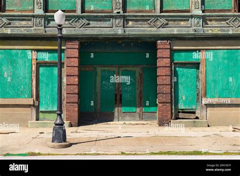 Abandoned building in downtown Cairo, Illinois, USA Stock Photo - Alamy