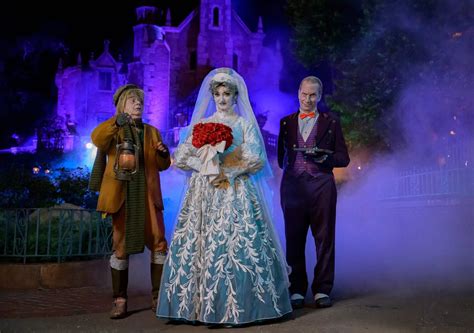 PHOTOS, VIDEO: Haunted Mansion Characters Materialize at Midnight in Magic Kingdom to Celebrate ...