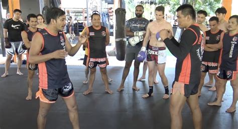 Muay Thai Techniques - Muay Thai