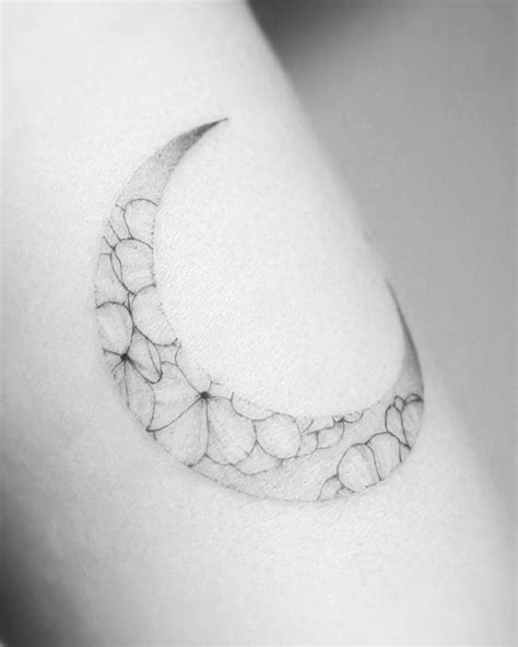 Discover more than 81 black and white moon tattoo - in.cdgdbentre