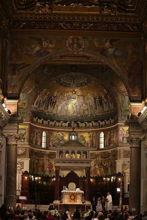 Interior of Basilica Di Santa Maria in Trastevere in Rome Editorial ...