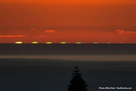 Time lapse of the green flash | Sunrise sunset, Green flash, Sunrise