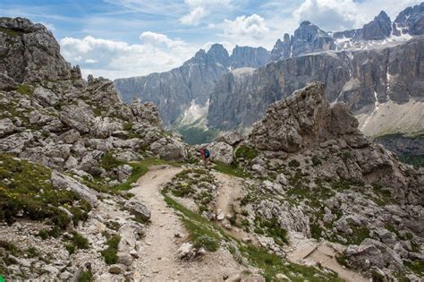 How to Hike the Puez-Odle Altopiano Trail in the Italian Dolomites ...