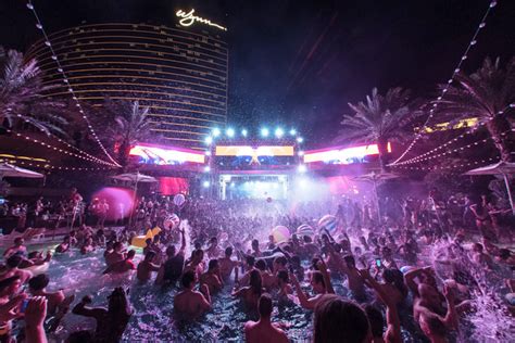 XS Nightclub makes a splash with its nighttime pool party | Nightlife ...