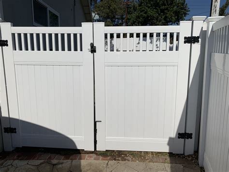 Privacy Vinyl Gates with Bars on Top - Vinyl Fence 4 Less