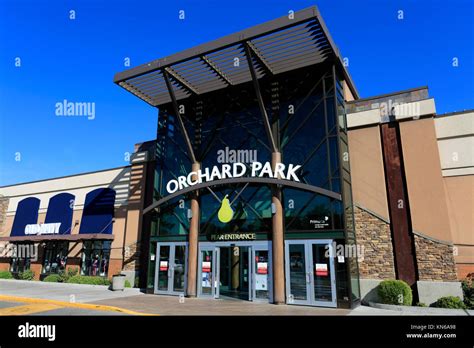 The Orchard Park shopping centre, Kelowna City, Okanagan valley Stock Photo: 167940900 - Alamy