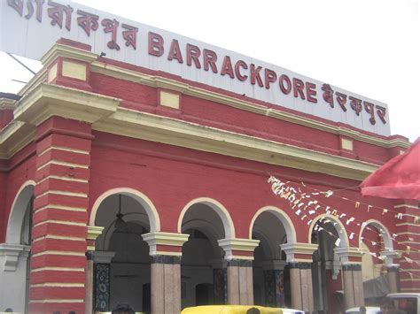 Kolkata Curry: The Barrackpore railway station- a landmark in Sealdah main section