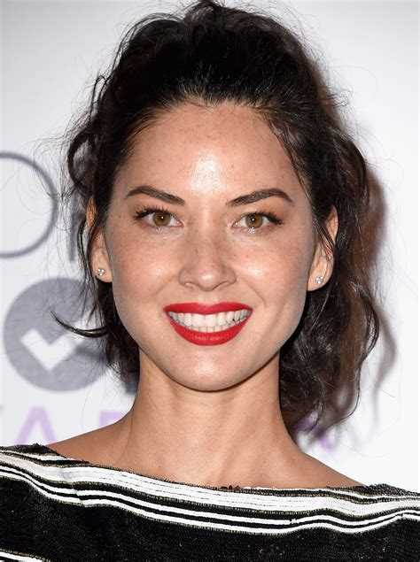 Olivia Munn 2015 People’s Choice Awards Celebrity Hairstyle How-to