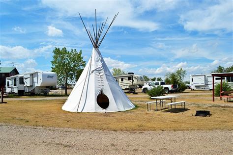 6 Best Campgrounds in Badlands National Park, SD | PlanetWare (2022)