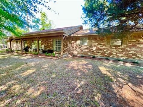 Mineola, TX Real Estate - Mineola Homes for Sale | realtor.com®