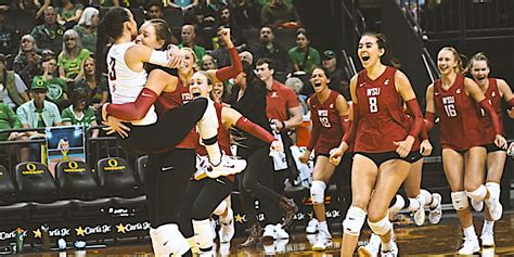 Greeny magic strikes again! WSU volleyball knocks off No. 6 Oregon