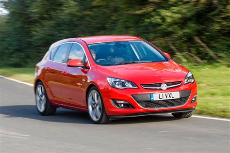 2014 Vauxhall Astra 1.6 CDTi 136 review | What Car?