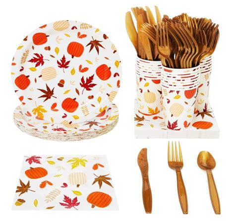 20 Insanely Stylish Thanksgiving Paper Plates - Urban Mamaz