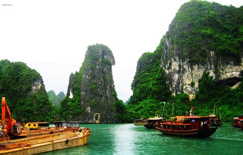 Welcome to Vietnam: The Beauty of Halong Bay-a UNESCO heritage site of ...