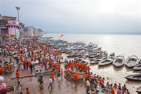 Ceremony at the Ghats of River Ganges with Private transfers