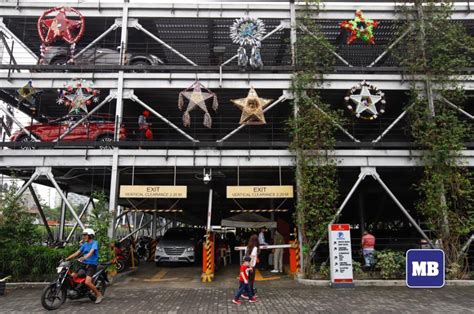 Manila Bulletin News on Twitter: "LOOK: On Sunday, December 11, 2022, lanterns made of recycled ...