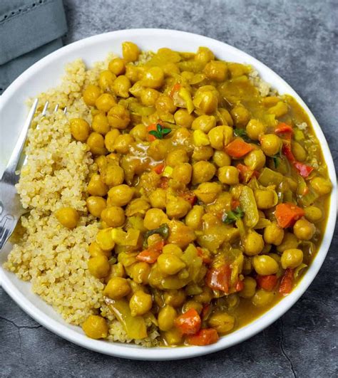 Jamaican-Style Chickpea Curry Recipe | Jamaican recipes, Curry recipes, Chickpea curry recipe