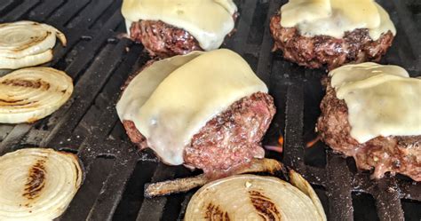 The Famous Gordon Ramsay Burger ... Keto-fied | Hip2Keto