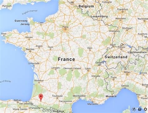 Where is Pau on map of France