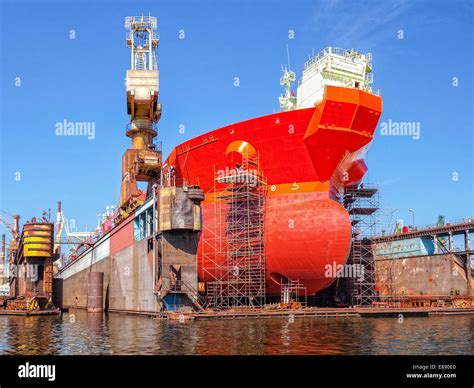 Ship bow forward on dry dock i shipyard Stock Photo - Alamy