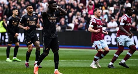 Saka penalty miss proves costly as Arsenal blow lead again in West Ham draw