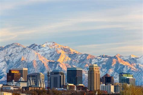 Salt Lake City Ski Resorts: Your COMPLETE Ski Bum Guide