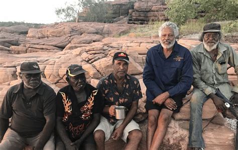 Aboriginal elders share stories in bush camps to improve men’s health - Hellocare