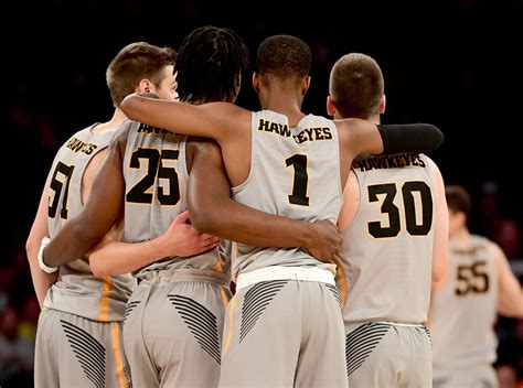 Iowa basketball: Men look to continue hot start against University of ...