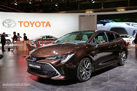 Toyota Corolla 2.0 Hybrid Wagon Hits 100 KM/H in 8.1 Seconds ...