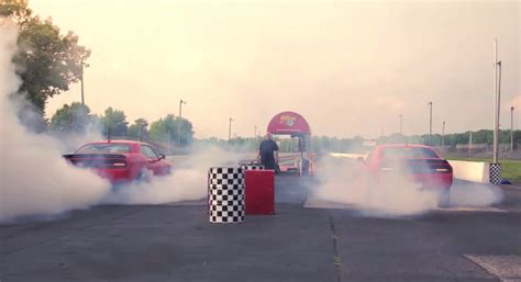 Dodge Challenger SRT Hellcat Burnout Battle: 1,414 HP Video