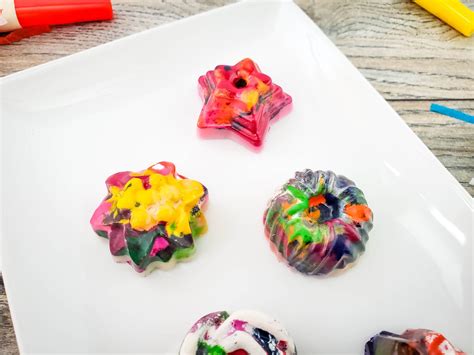 How To Melt Crayons Into New Shapes - Made In A Pinch